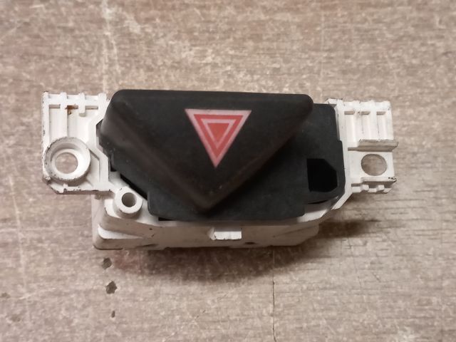 bontott FORD FOCUS I Vészvillogó Kapcsoló