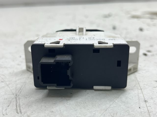 bontott FORD FOCUS I Vészvillogó Kapcsoló