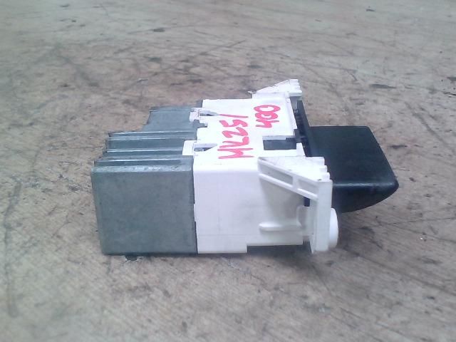 bontott FORD FOCUS I Vészvillogó Kapcsoló