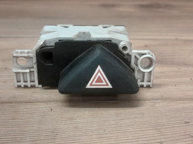 bontott FORD FOCUS I Vészvillogó Kapcsoló