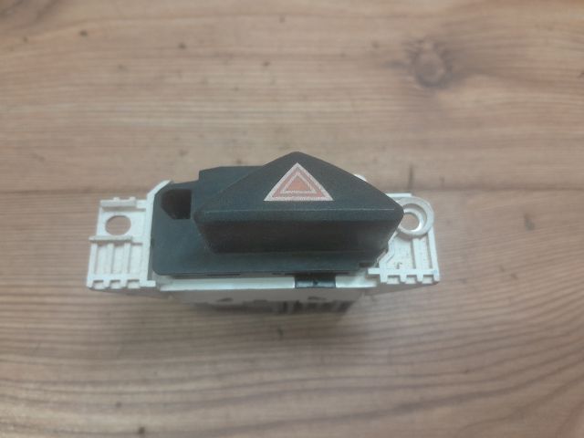 bontott FORD FOCUS I Vészvillogó Kapcsoló