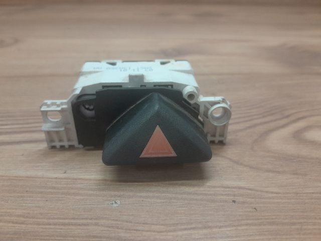 bontott FORD FOCUS I Vészvillogó Kapcsoló