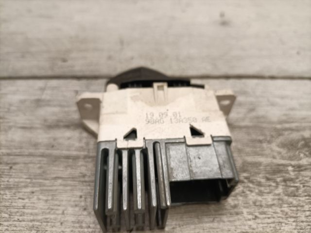 bontott FORD FOCUS I Vészvillogó Kapcsoló