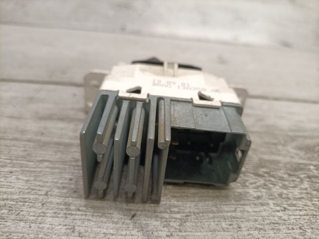 bontott FORD FOCUS I Vészvillogó Kapcsoló