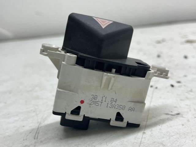 bontott FORD FOCUS I Vészvillogó Kapcsoló