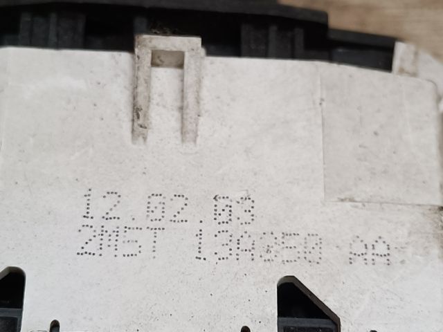 bontott FORD FOCUS I Vészvillogó Kapcsoló