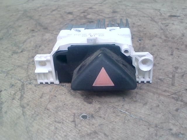 bontott FORD FOCUS I Vészvillogó Kapcsoló