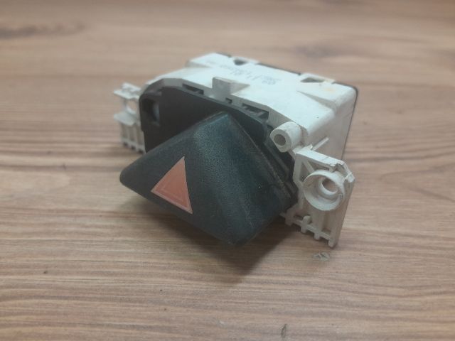 bontott FORD FOCUS I Vészvillogó Kapcsoló