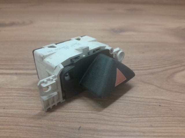 bontott FORD FOCUS I Vészvillogó Kapcsoló