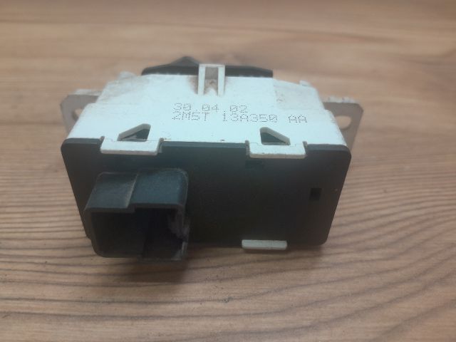 bontott FORD FOCUS I Vészvillogó Kapcsoló