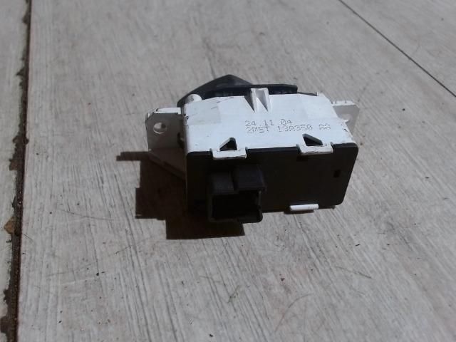 bontott FORD FOCUS I Vészvillogó Kapcsoló