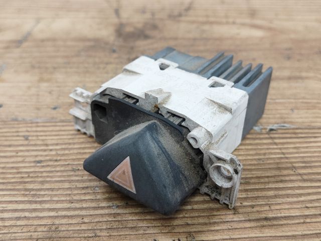 bontott FORD FOCUS I Vészvillogó Kapcsoló