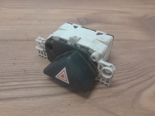 bontott FORD FOCUS I Vészvillogó Kapcsoló