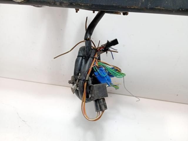 bontott FORD FOCUS I Vonóhorog