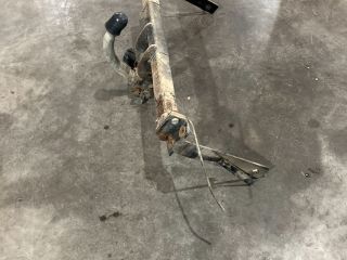 bontott FORD FOCUS I Vonóhorog