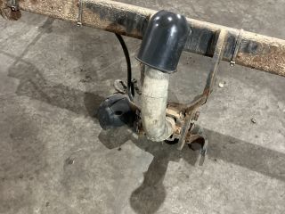 bontott FORD FOCUS I Vonóhorog