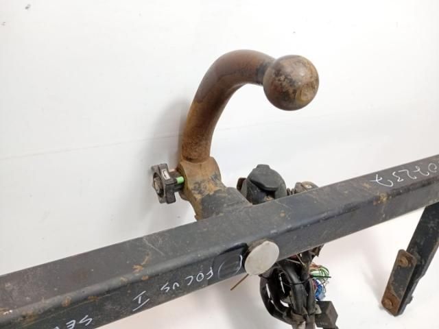 bontott FORD FOCUS I Vonóhorog