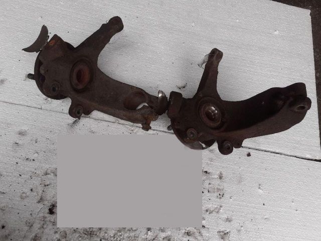 bontott FORD FOCUS II Bal első Csonkállvány Kerékaggyal