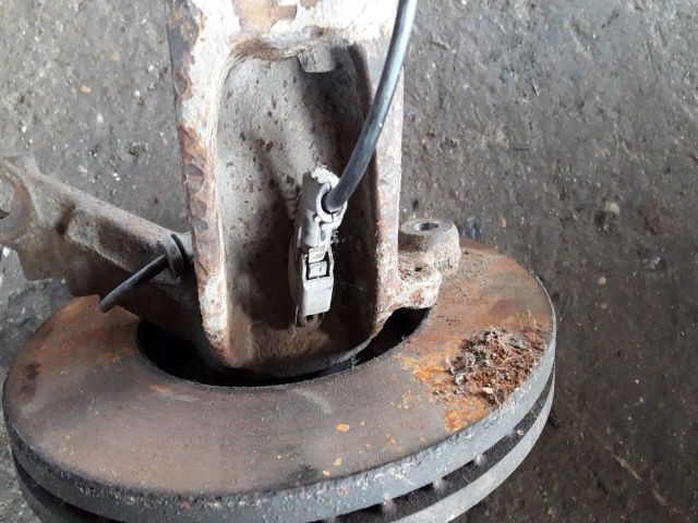 bontott FORD FOCUS II Jobb első Csonkállvány Kerékaggyal