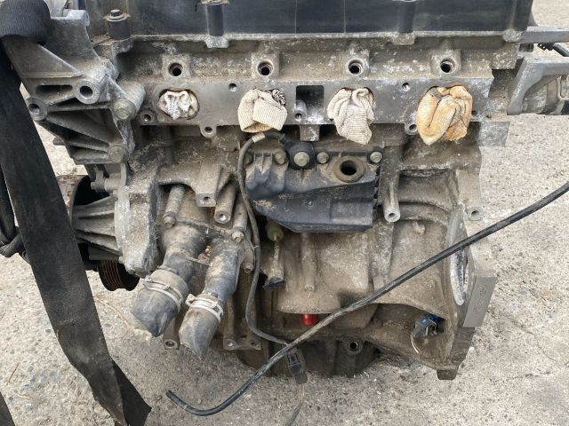 bontott FORD FOCUS II Motor (Fűzött blokk hengerfejjel)