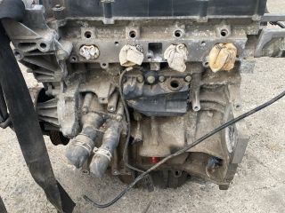 bontott FORD FOCUS II Motor (Fűzött blokk hengerfejjel)