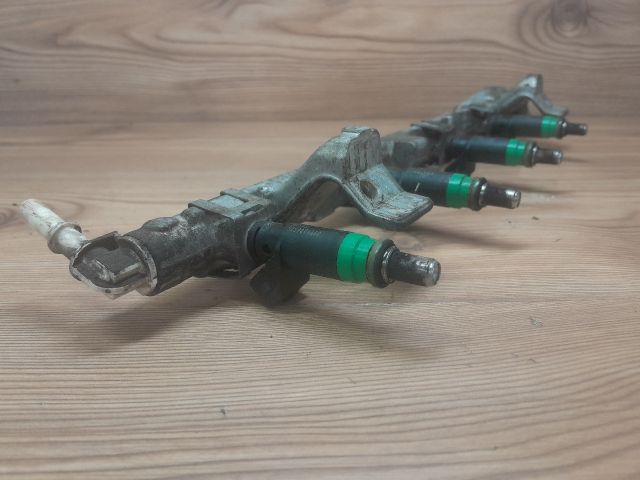 bontott FORD FOCUS II Porlasztó (1 db)