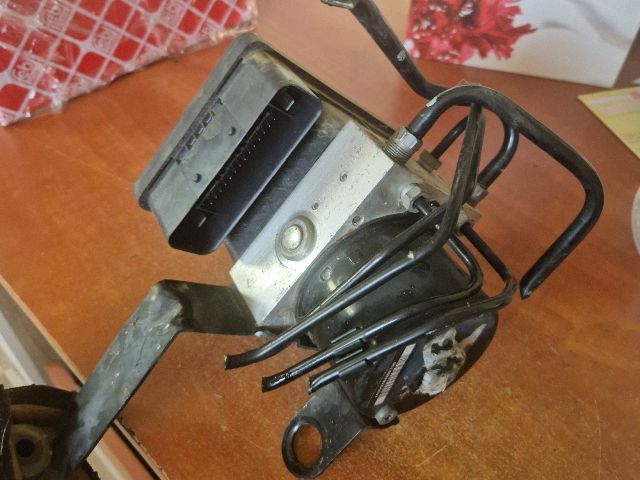 bontott FORD FOCUS II ABS Kocka