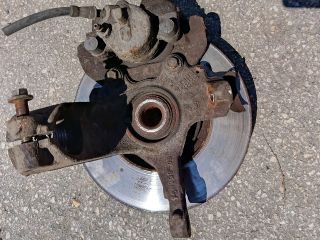 bontott FORD FOCUS II Bal első Csonkállvány Kerékaggyal