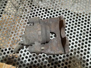 bontott FORD FOCUS II Bal első Féknyereg Munkahengerrel