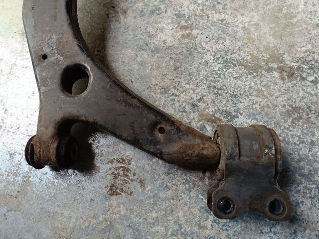 bontott FORD FOCUS II Bal első Lengőkar