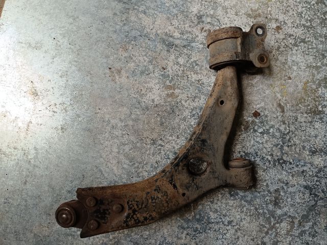 bontott FORD FOCUS II Bal első Lengőkar