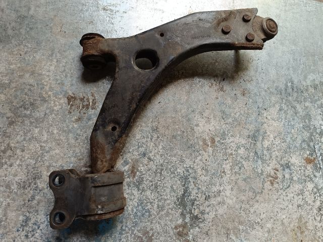 bontott FORD FOCUS II Bal első Lengőkar