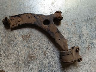 bontott FORD FOCUS II Bal első Lengőkar