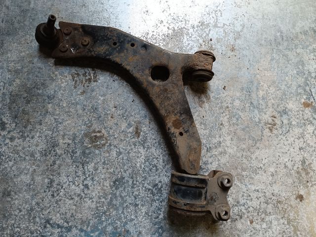 bontott FORD FOCUS II Bal első Lengőkar