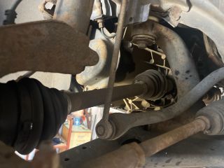 bontott FORD FOCUS II Bal Féltengely