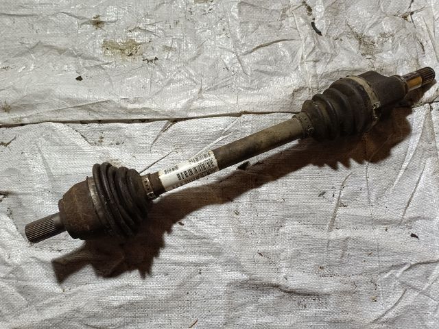 bontott FORD FOCUS II Bal Féltengely