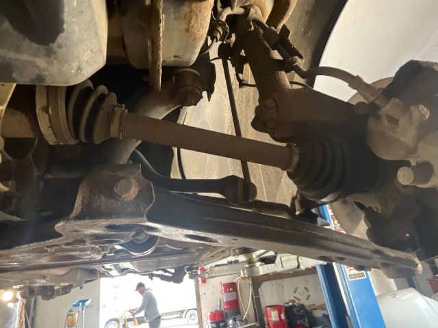 bontott FORD FOCUS II Bal Féltengely