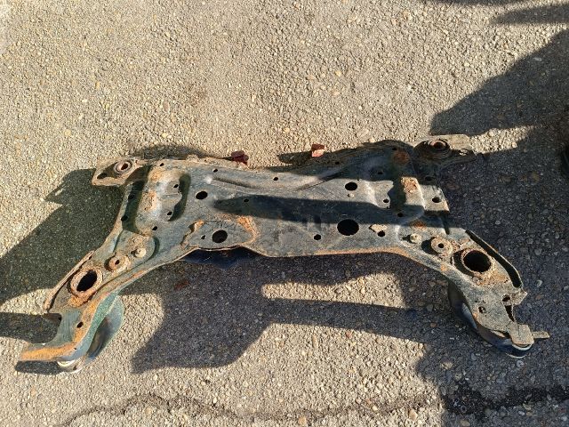 bontott FORD FOCUS II Első Bölcső