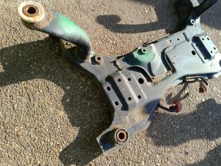 bontott FORD FOCUS II Első Bölcső