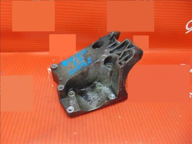 bontott FORD FOCUS II Generátor Tartó Bak