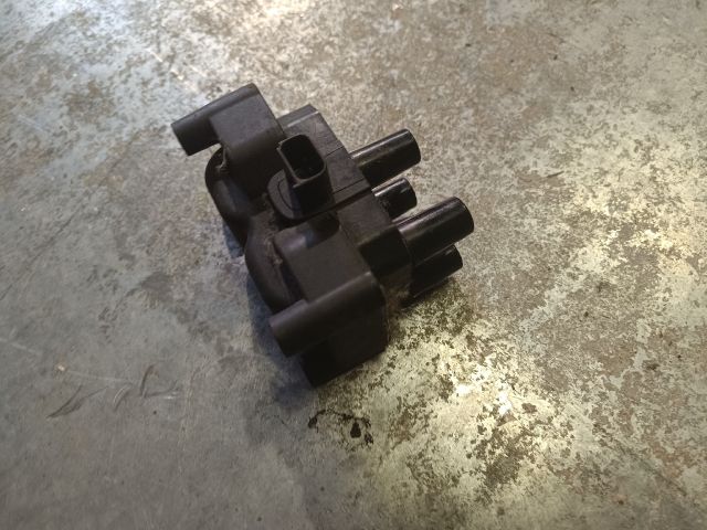 bontott FORD FOCUS II Gyújtáselosztó