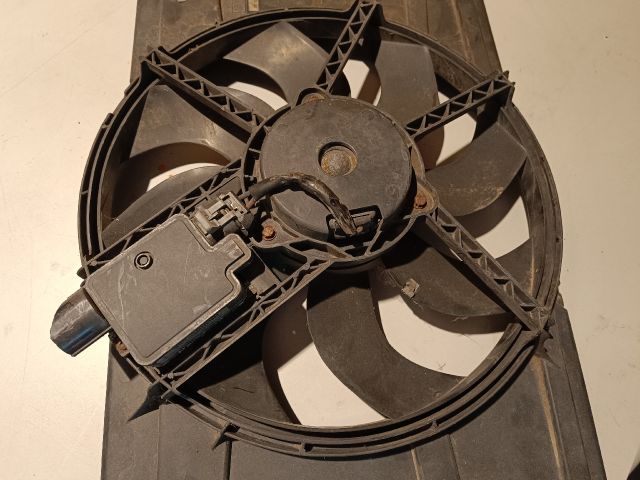 bontott FORD FOCUS II Hűtőventilátor