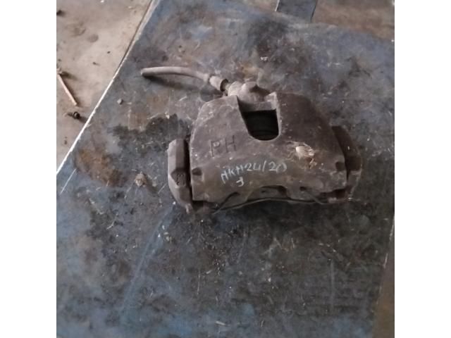 bontott FORD FOCUS II Jobb első Féknyereg Munkahengerrel