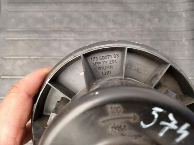 bontott FORD FOCUS II Klímahűtő Ventilátor