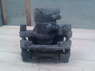 bontott FORD FOCUS II Bal hátsó Féknyereg Munkahengerrel