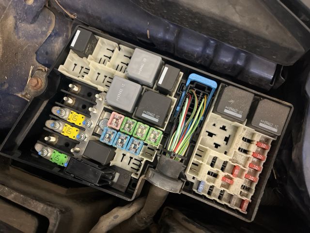 bontott FORD FOCUS II Motor (Fűzött blokk hengerfejjel)