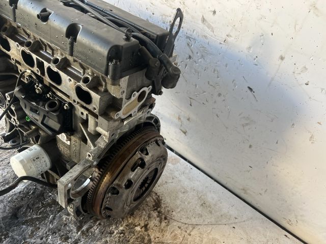 bontott FORD FOCUS II Motor (Fűzött blokk hengerfejjel)