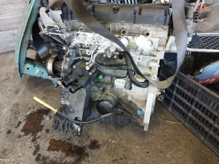 bontott FORD FOCUS II Motor (Fűzött blokk hengerfejjel)