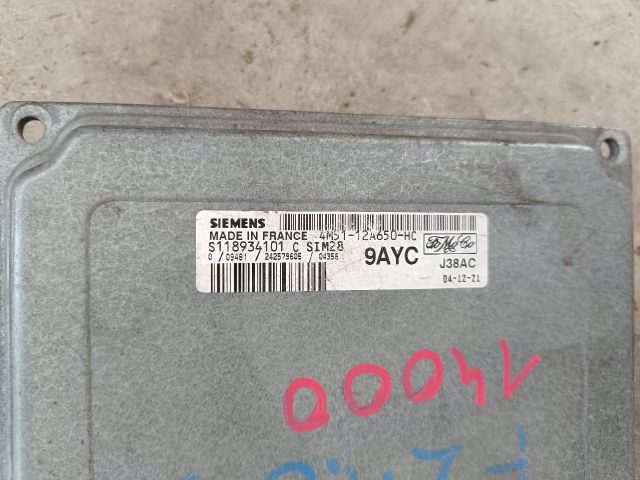 bontott FORD FOCUS II Motorvezérlő