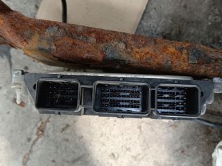 bontott FORD FOCUS II Motorvezérlő